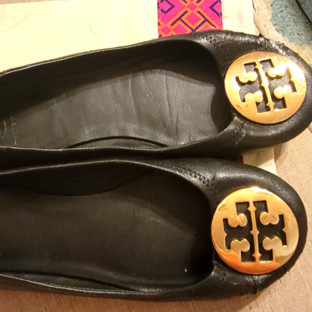 Tory Burch Minnie Travel flats includes box and dust bag!